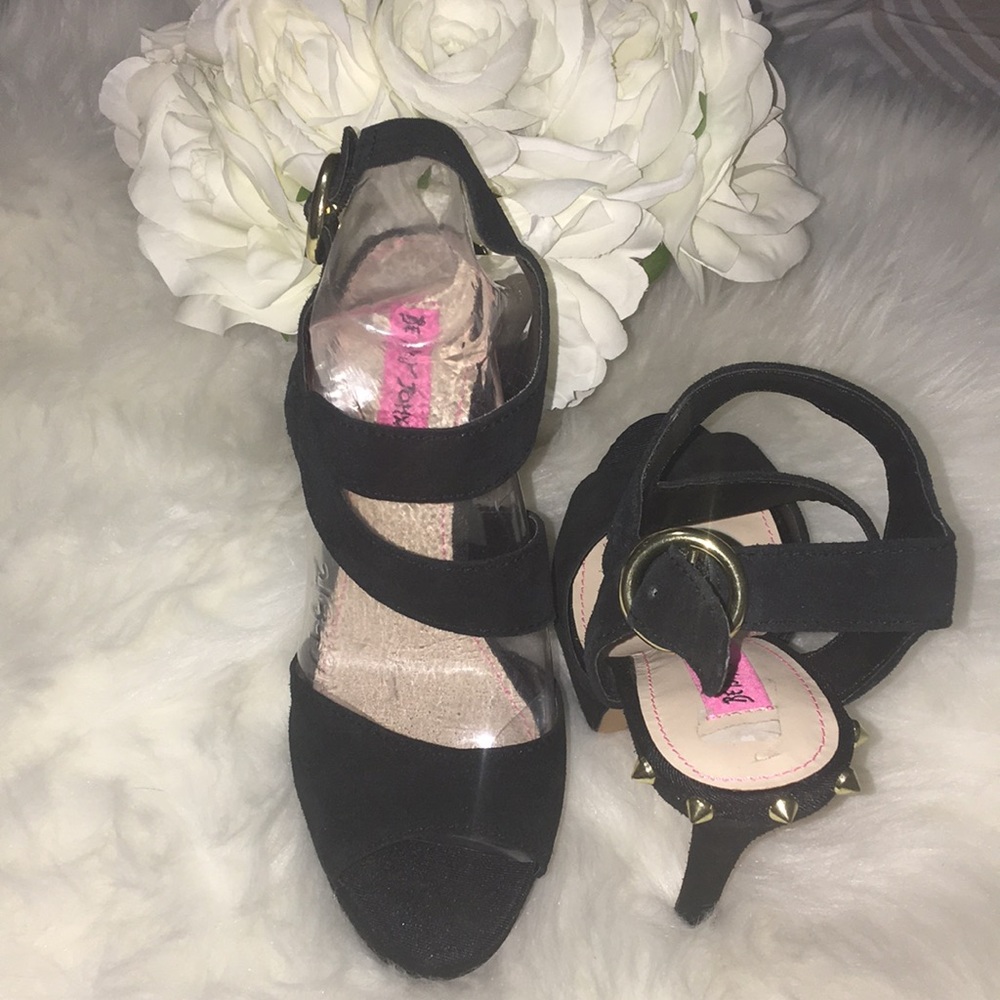 Betsy Johnson size 6 fabulous heels